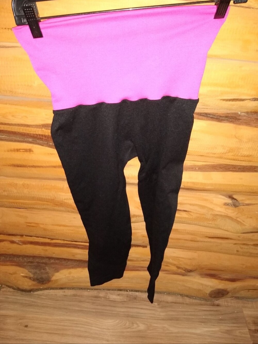 Prestige Edge Black/Pink Capris